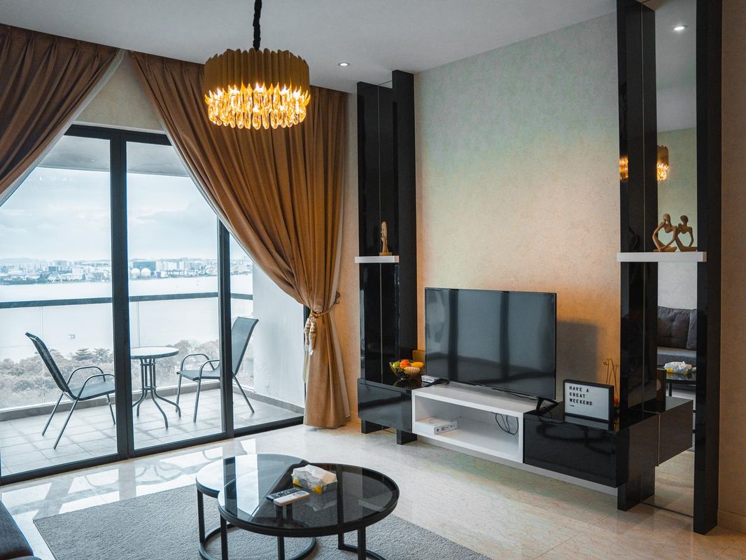 Epic Marina View 3BR Permas Bathtub & Seaview