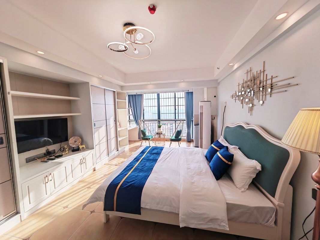 Xiangyu Homestay (Pedestrian Street Hotel)