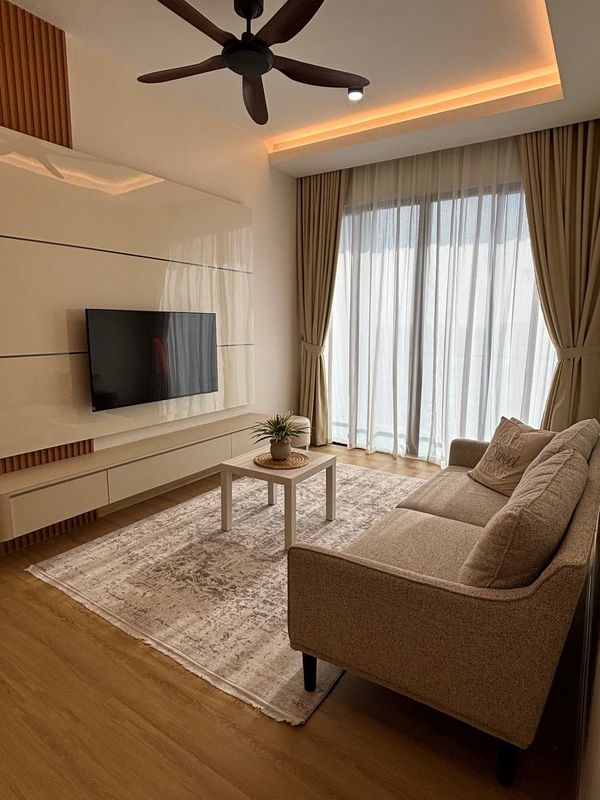 Comfy Stay Near Aman Central with Infinity Pool G Residence