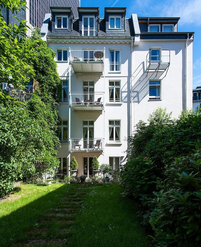 Dirazi Guesthouse & Apartments Gmbh