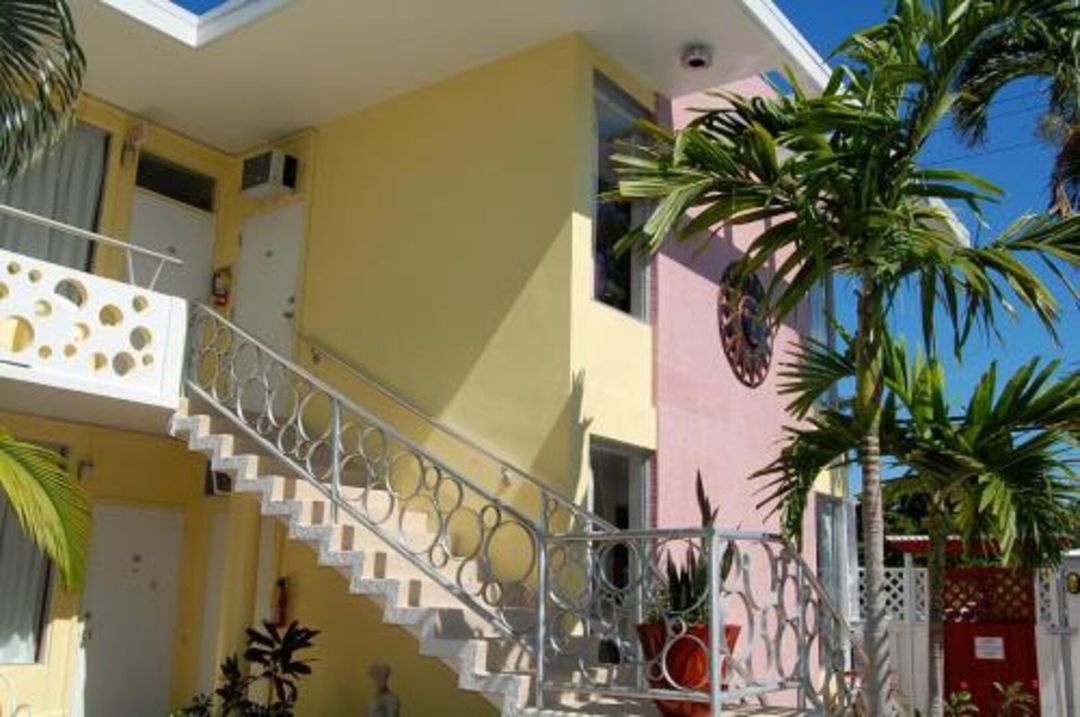 阿爾卡薩度假村 - 蓋伊男性度假村