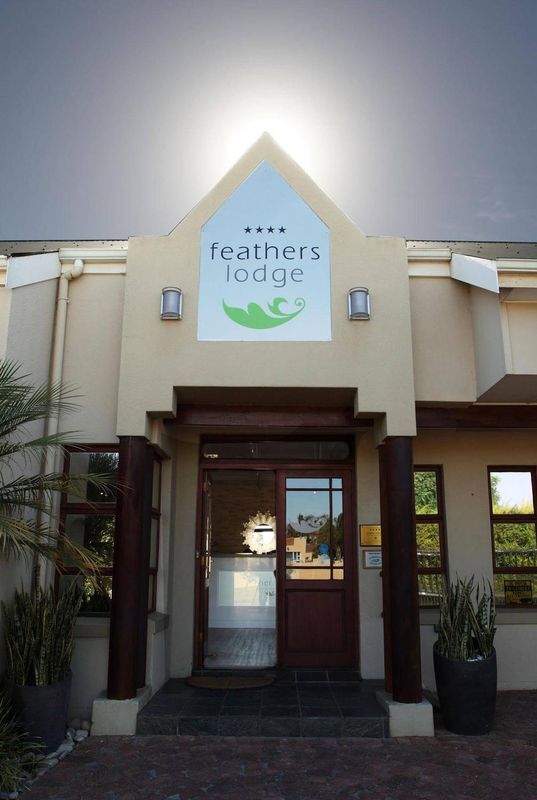 羽毛洛奇精品酒店