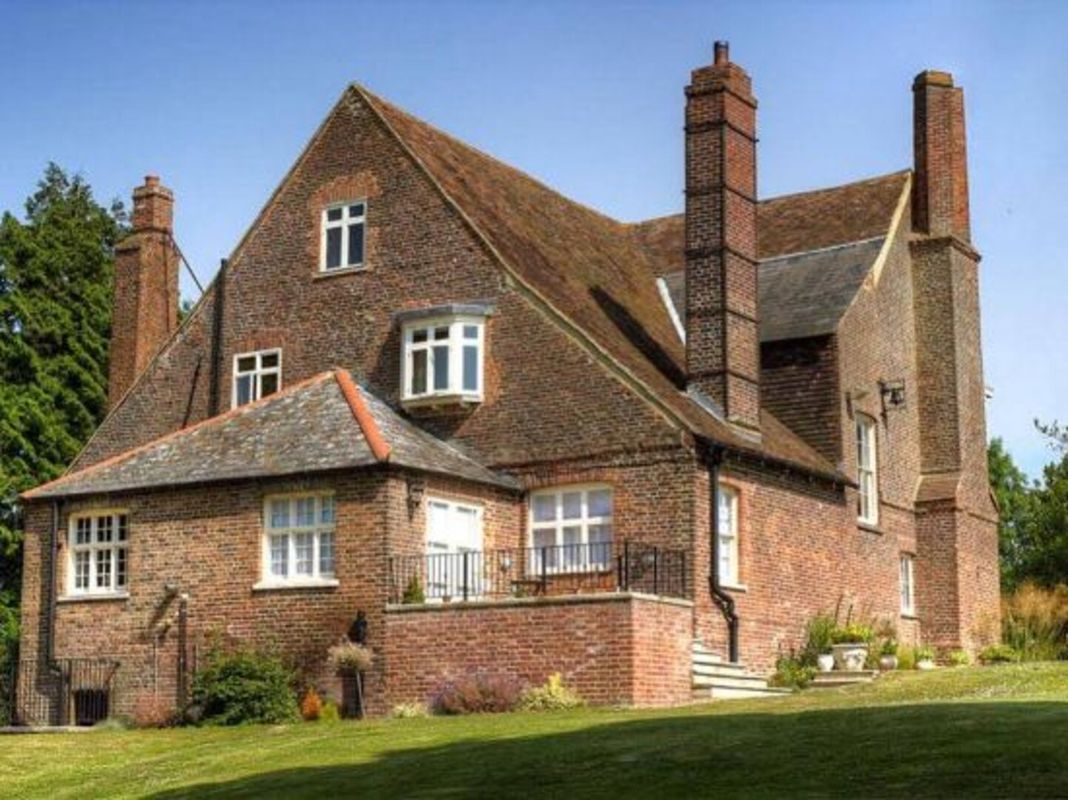 Goss Hall Bed & Breakfast