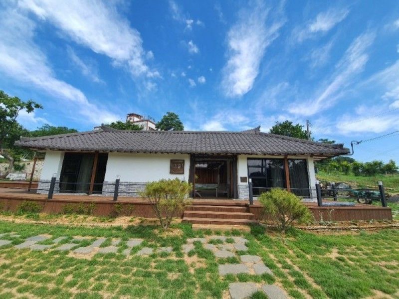 Daebudo (Yeongheungdo) Mieum Pension