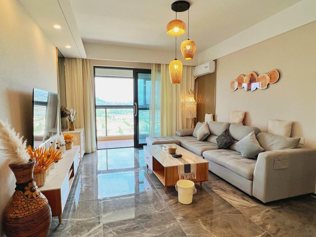 湖畔山樾民宿(七彩雲南歡樂世界店)