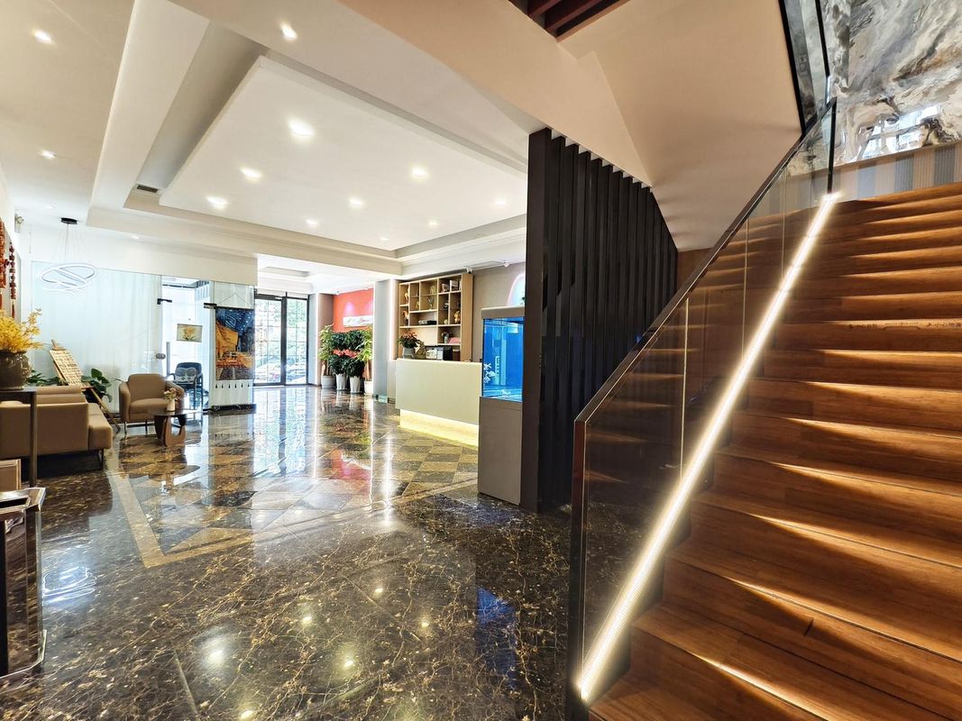 Langyue Tiancheng Hotel (Tangdu Hospital Banpo Subway Station)