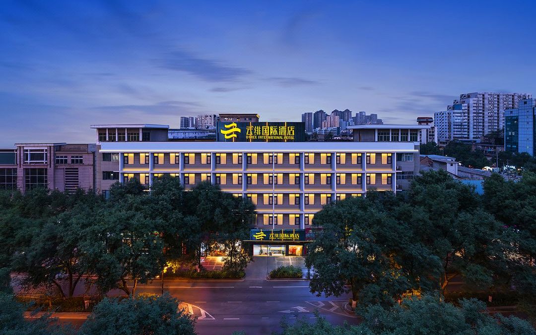 Yunfei International Hotel (Zhonglou Dachashi Subway Station Branch)