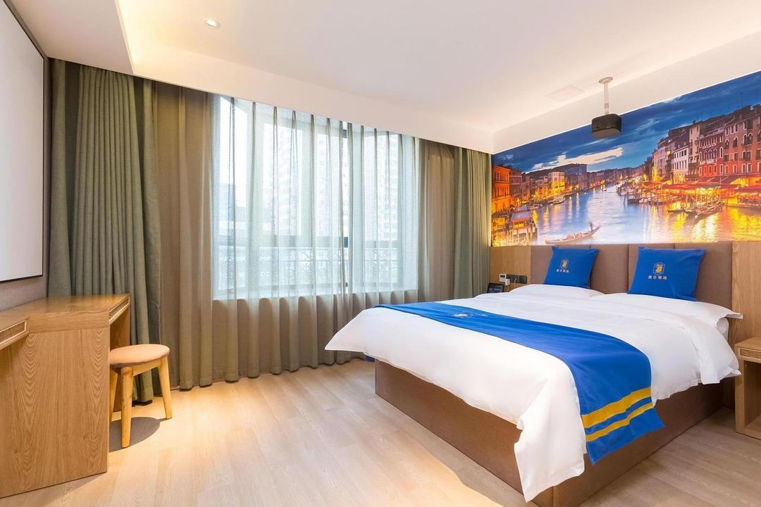 Super 8 Select Hotel (Beijing Bird's Nest Anli Road Subway Station)