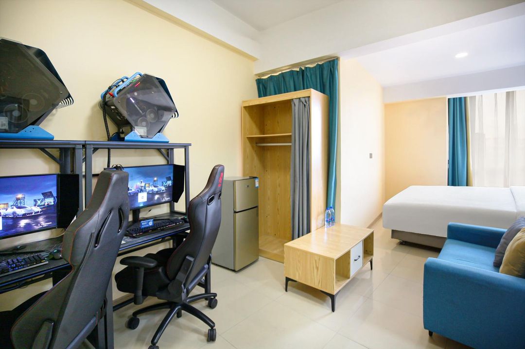 Yaxin E-sports Hotel (Shenzhen Fuyong subway station store)