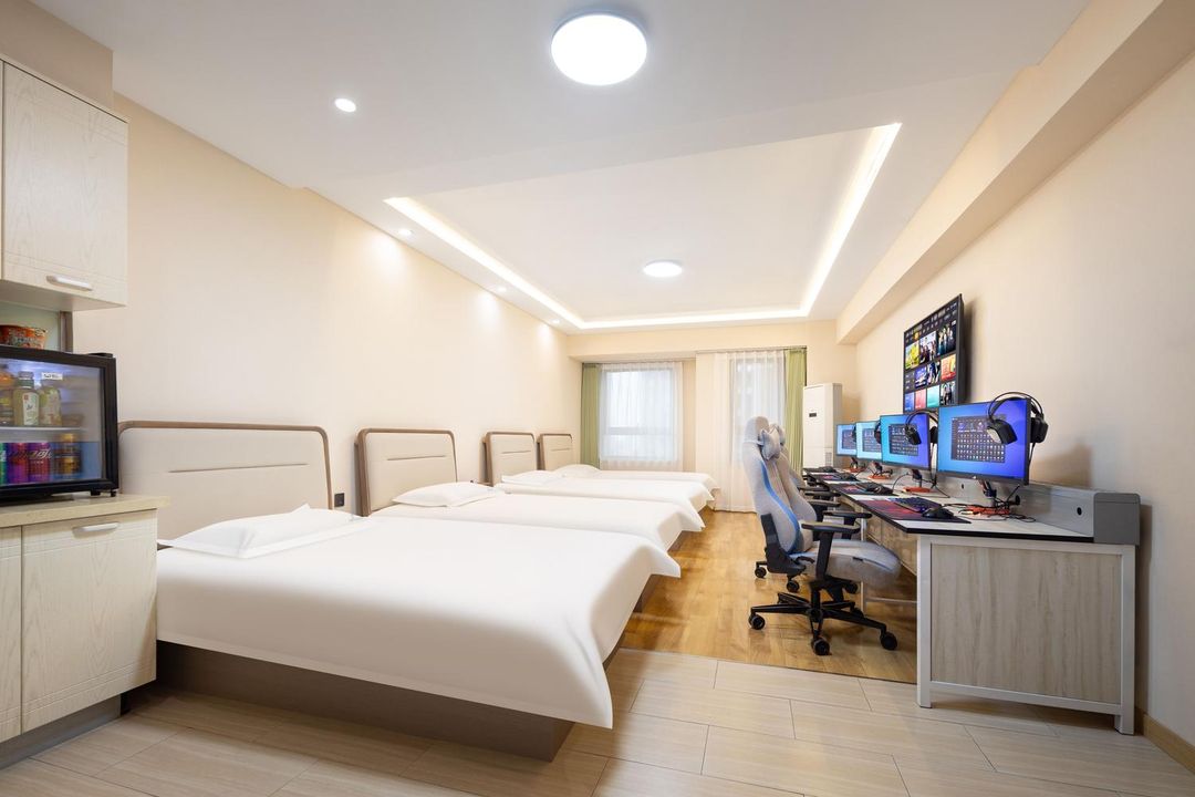 颶風電競公寓(瀋陽站太原街店)