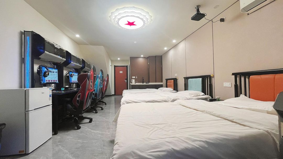 Longmao E-Sports Hotel (Xi'anbei Railway Station)