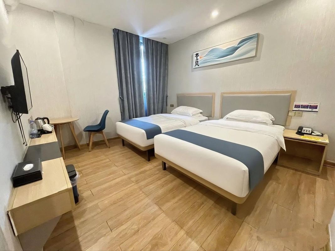 Huayi Hotel (Hangzhou Xiaoshan International Airport Convention and Exhibition Center)