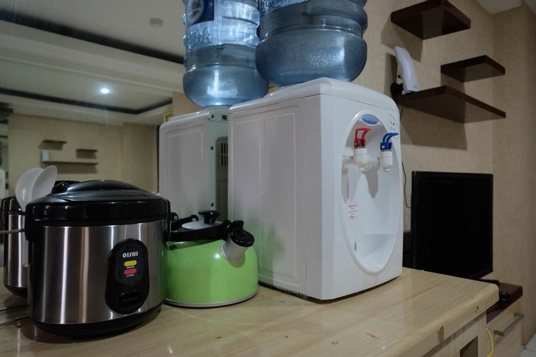 在Kebagusan City公寓的舒適和簡單的工作室