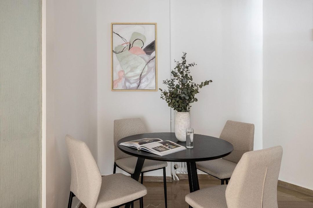 Stylish 1BR Retreat Near Alimos Beach Tram