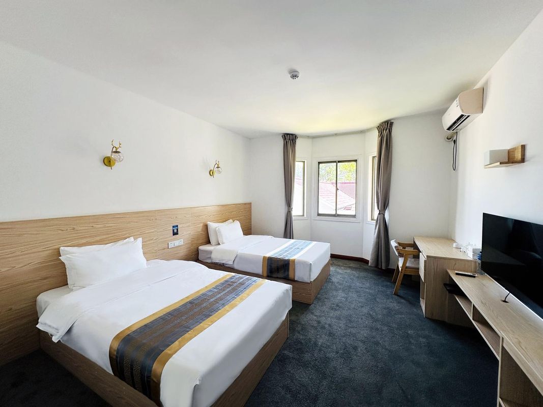 湖光逸典酒店(澱山湖店)