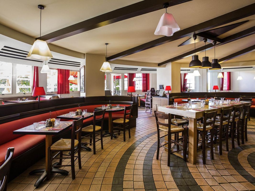 宜必思波爾多湖濱酒店