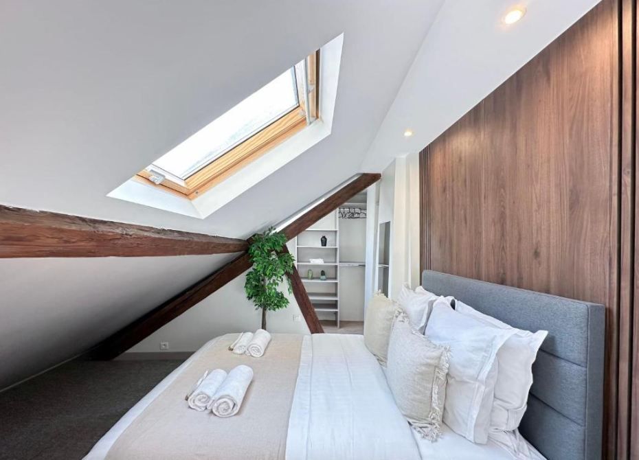 Stylish & Chic Duplex Near Eiffel Tower
