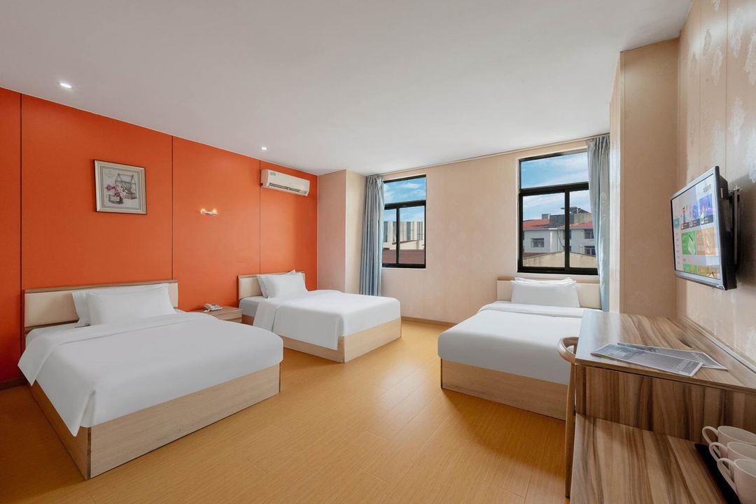 Kaile Hotel (Yuqi Town Zhenzhong Road)