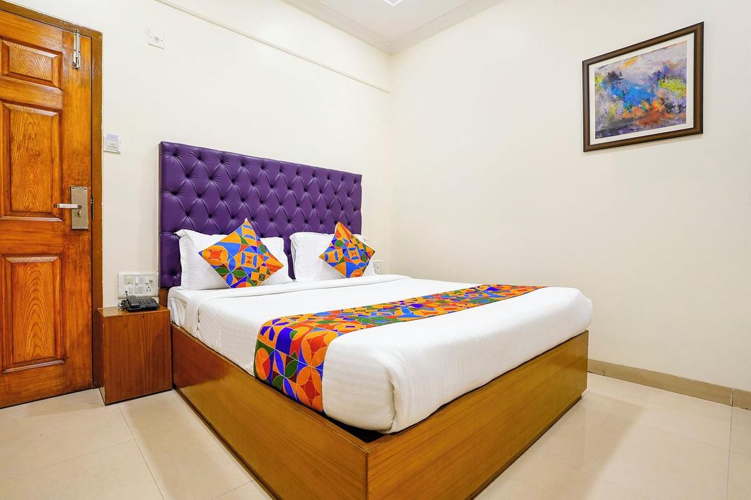 Fabhotel Cruz Royale