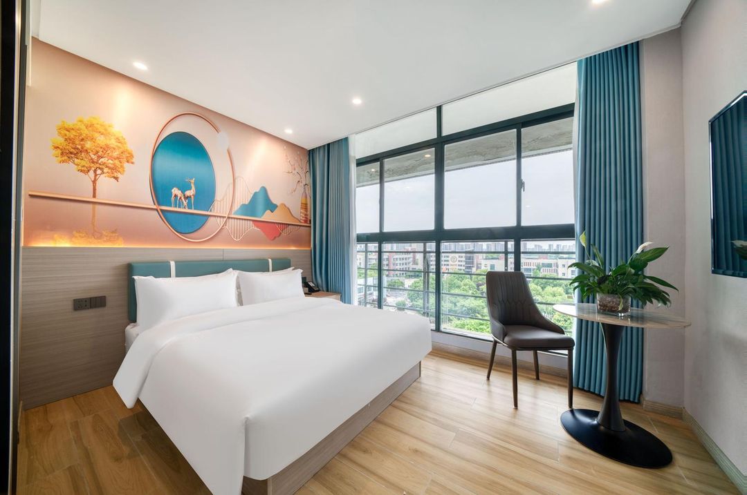 Wanxi Hotel (Qilun Square Subway Station)