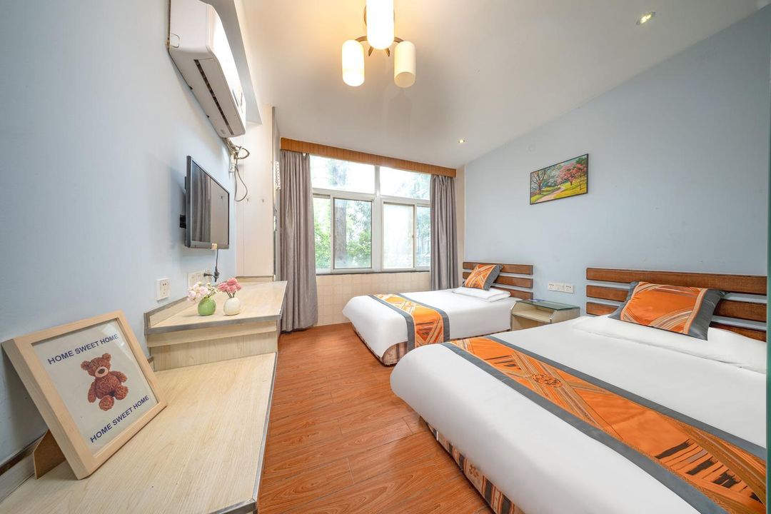 Nanjing Confucian Hotel (Chengxian Street Southeast University Sipailou Campus)