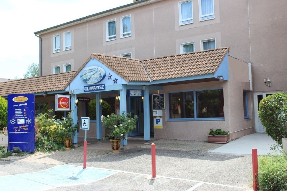 Crau Hotel