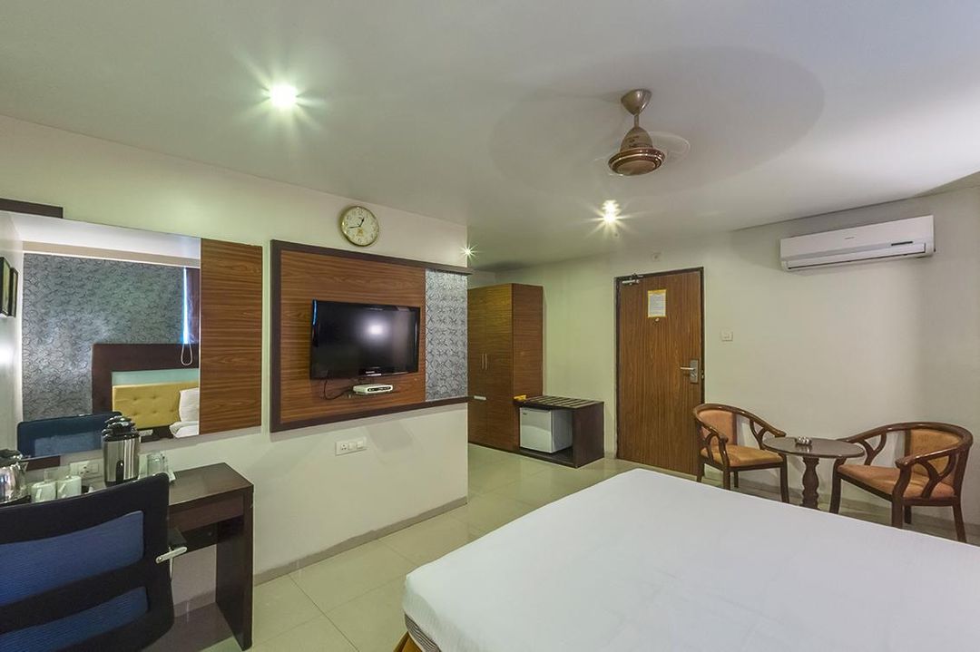 LB納加爾西塔拉格蘭德酒店