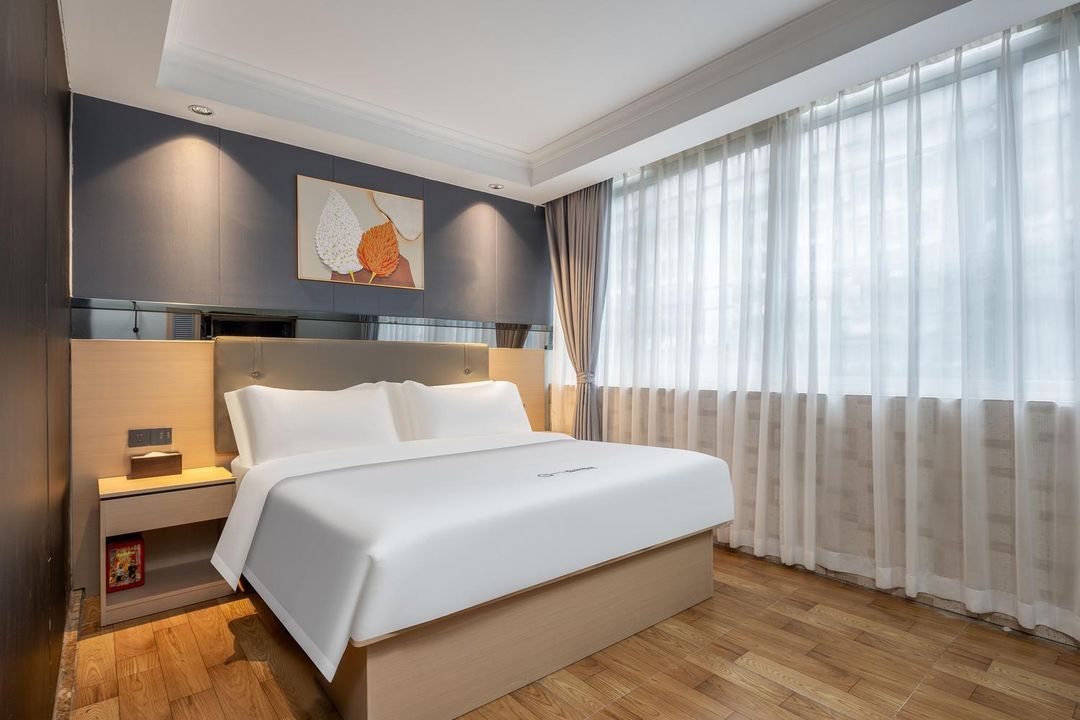 yimi Hotel (Guangzhou Gangding Subway Station Taikoo Hui Branch)