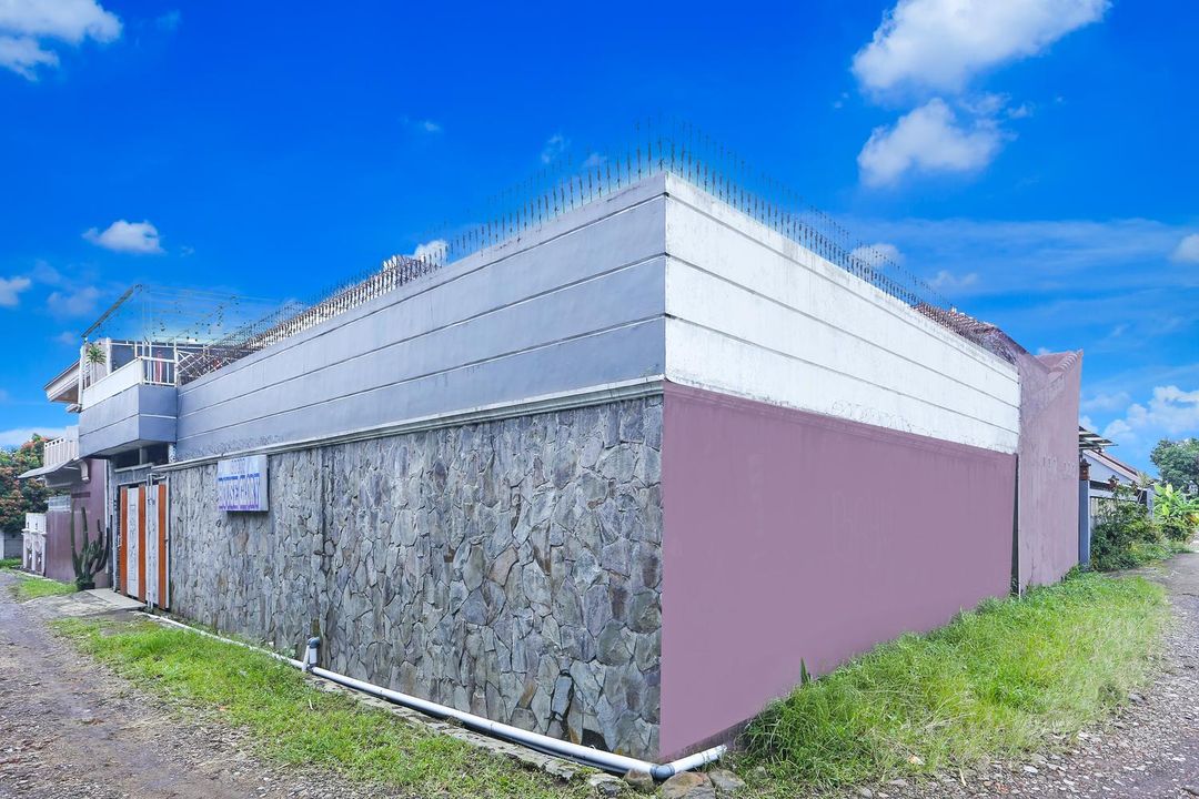 Hotel O Bogor Kota Near Istana Bogor Formerly Ciomas Residence