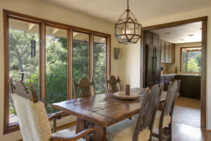 1058 - Hollywood Spanish Resort