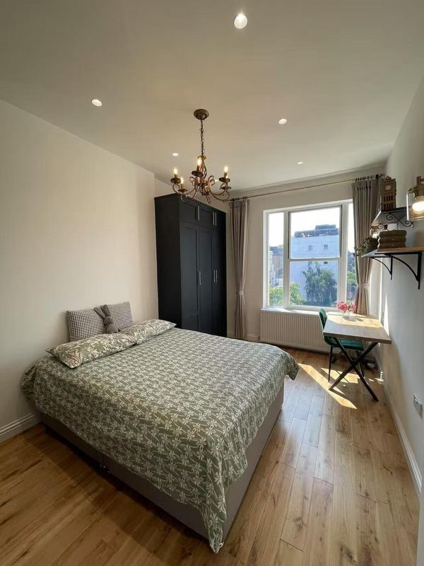 Earls Court apartment