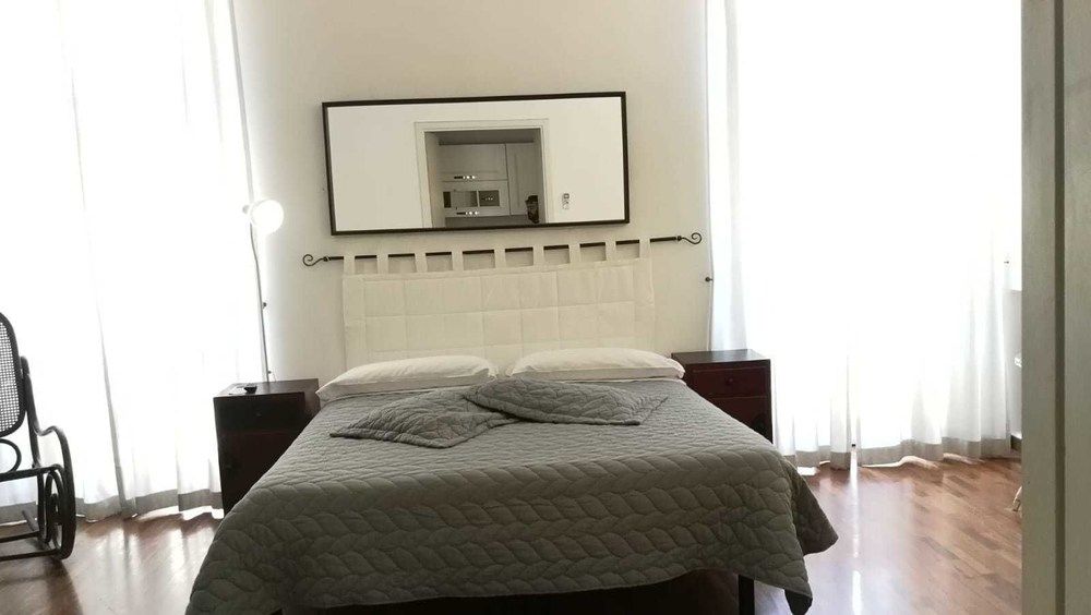 西班牙足跡套房酒店