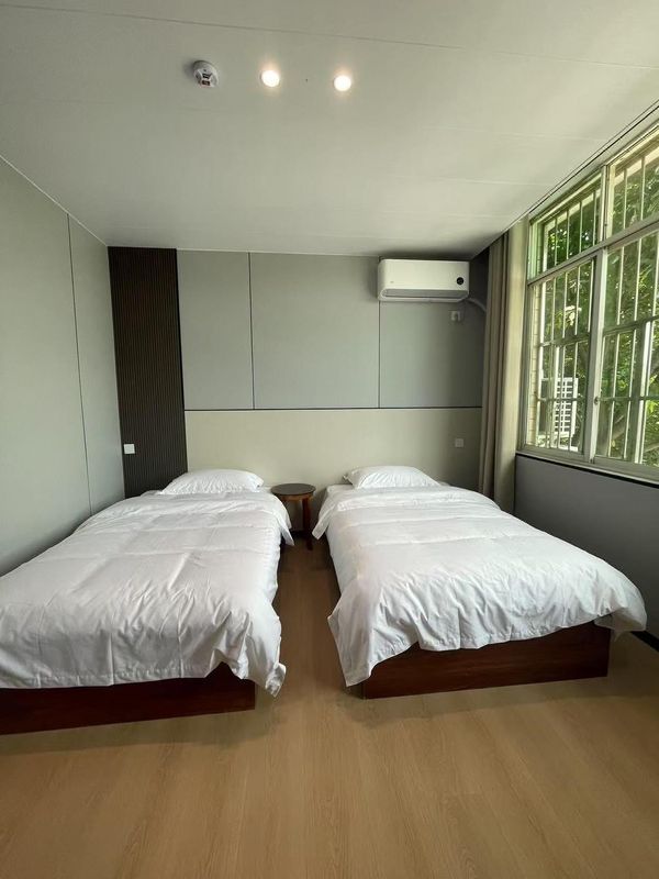 Chengdu Yijing Hotel