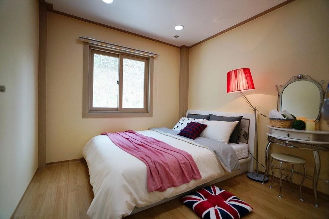 安眠島四葉草泳池民宿