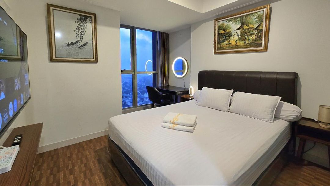 Sea View with Bridge @Gold Coast 1BR at 33rd