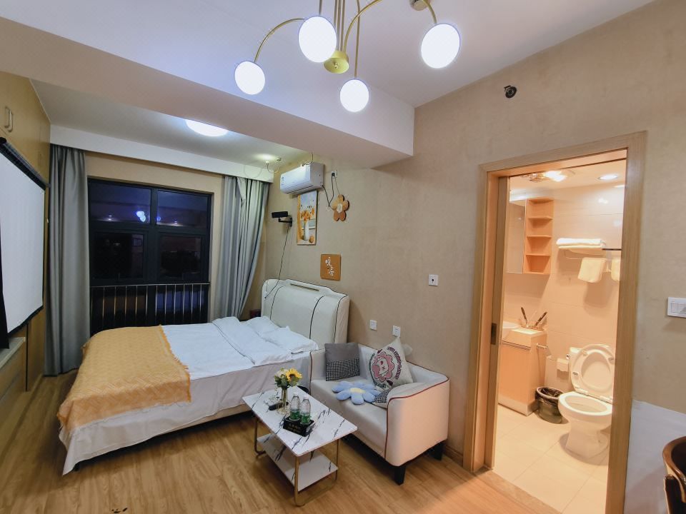 Changshu Xiwu Homestay (Tongji Plaza)