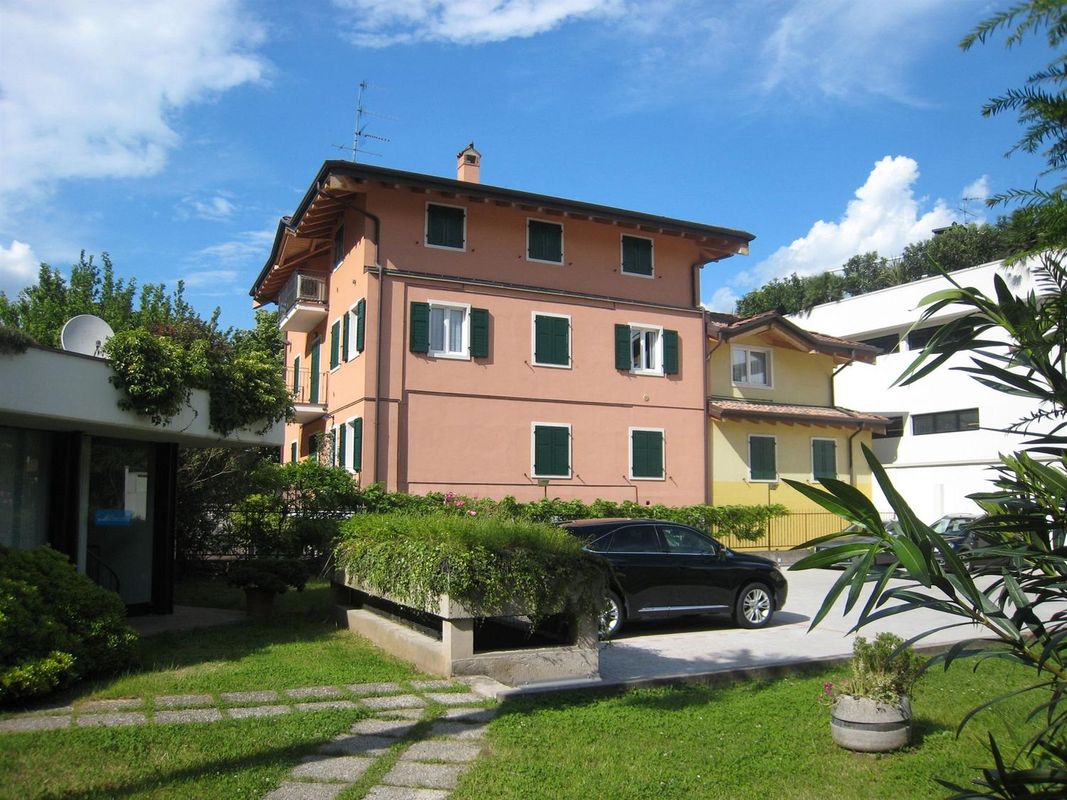 Bella Villa Apartments