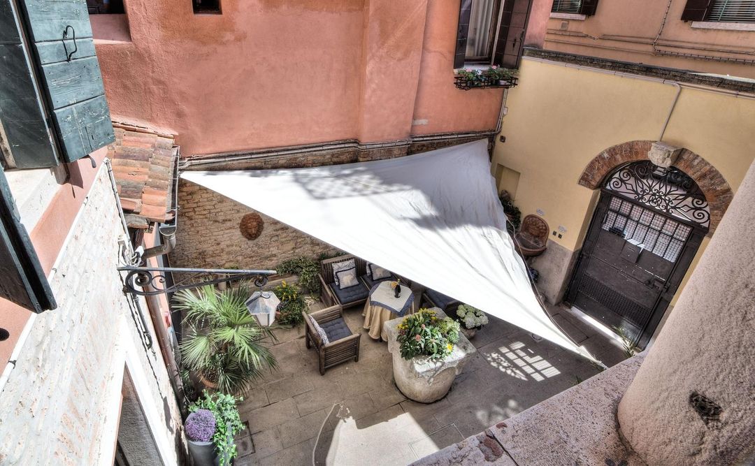 卡德拉克特酒店