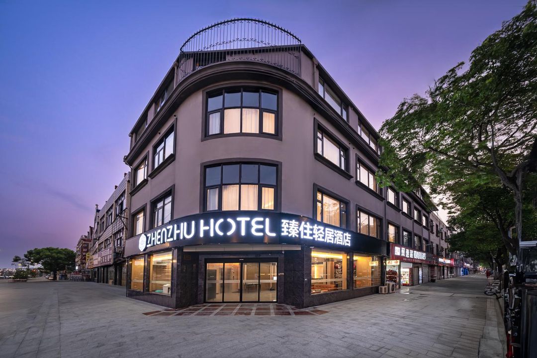 上海滴水湖臨港臻住輕居酒店