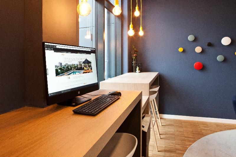 杜塞爾多夫機場智選假日酒店