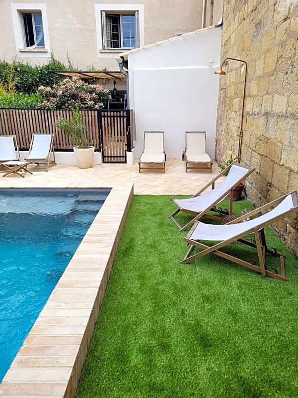 Maison 1634 - Climatisation, Piscine, Parking, Centre Ville, Petit-Dejeuner Compris