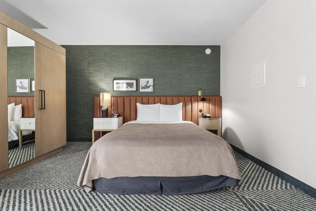 韋斯特伍德皇宮酒店