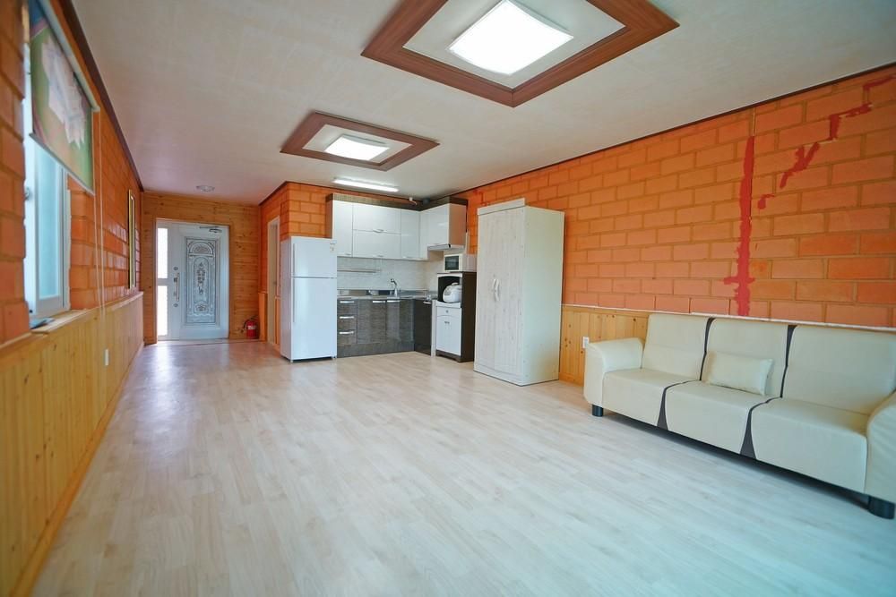 Buan Byeonsanbando Gosapo Hwangto Pension