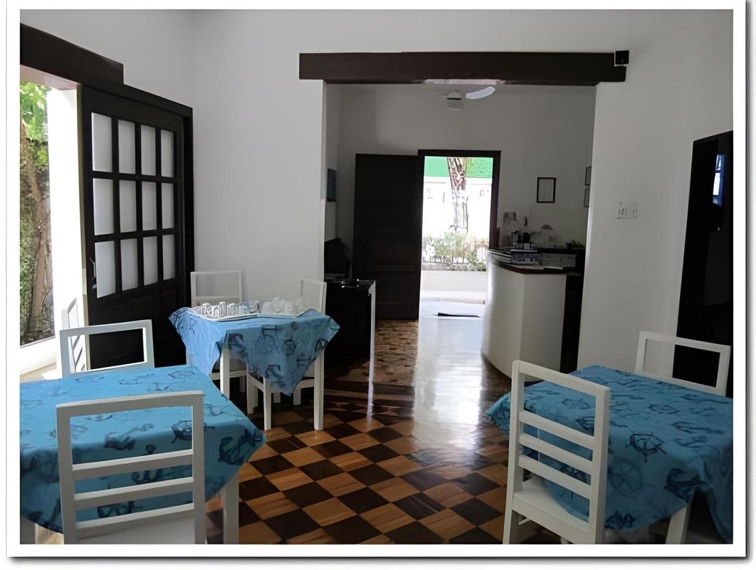 普薩達埃什特雷拉德馬爾酒店