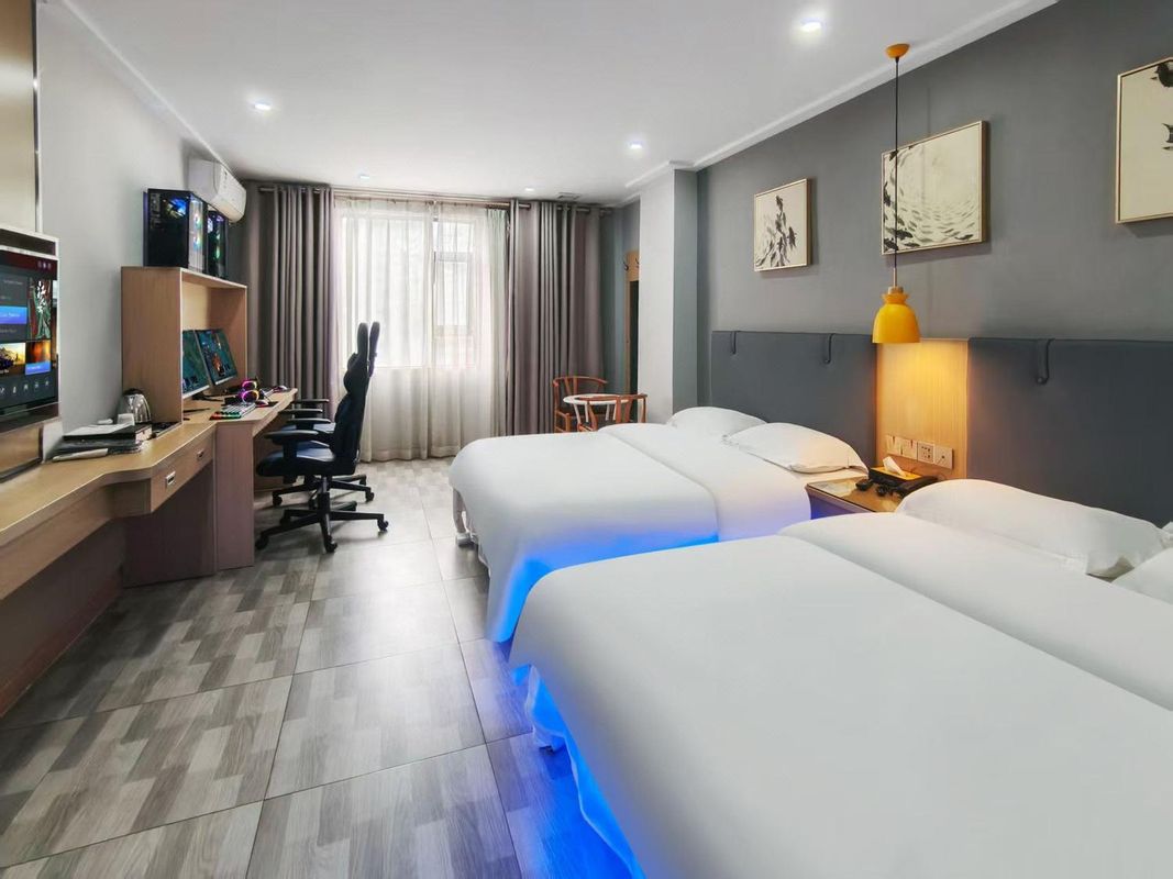 Yimi E-Sports Hotel (Baoneng Performance Center Xiangxue Subway Station)