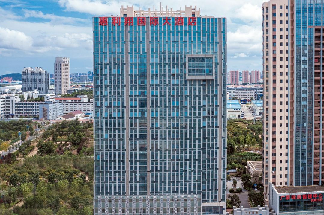 惠利翔國際大酒店(黃島薛家泊子地鐵站店)