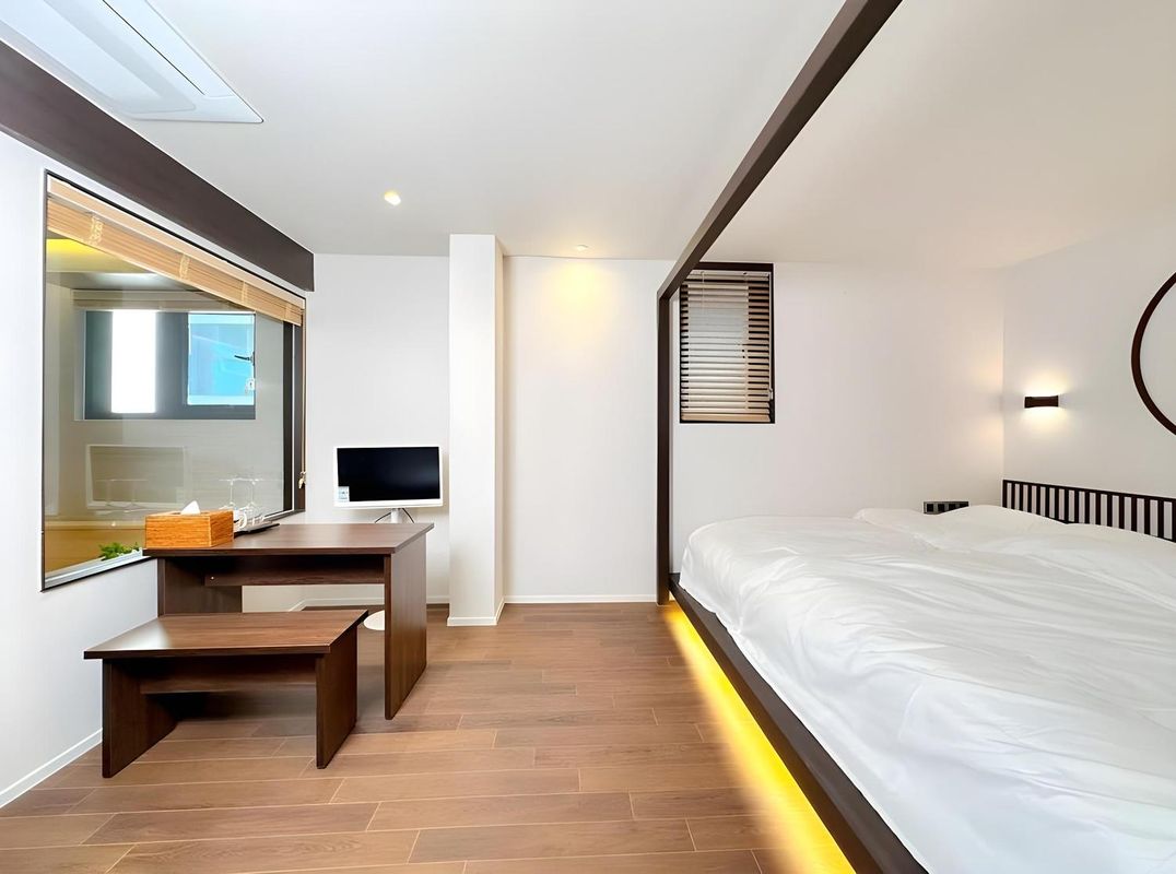 Whalero Gimpo Airport