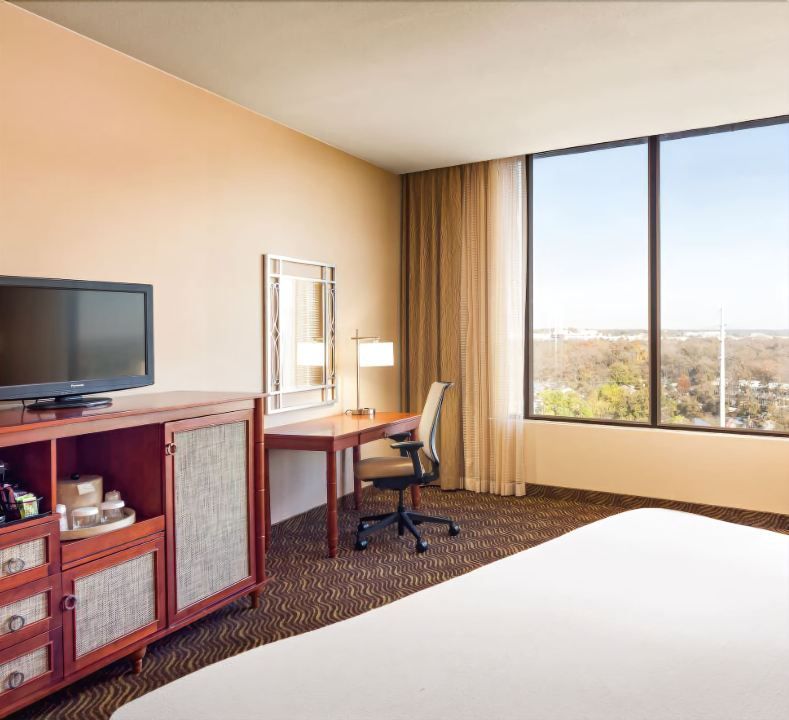 奧斯汀鎮湖假日酒店