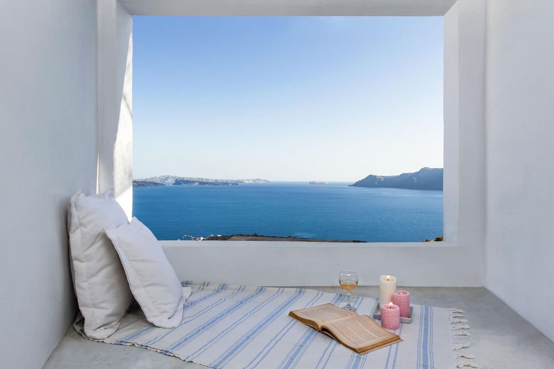 GeorgOIA House Volcano View