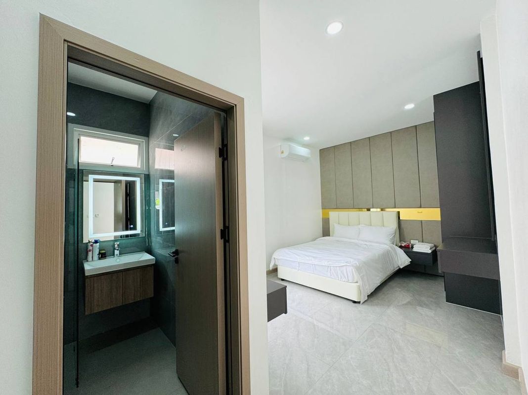 Sea of clouds 芭堤雅現代輕奢4臥5衛近海泳池別墅